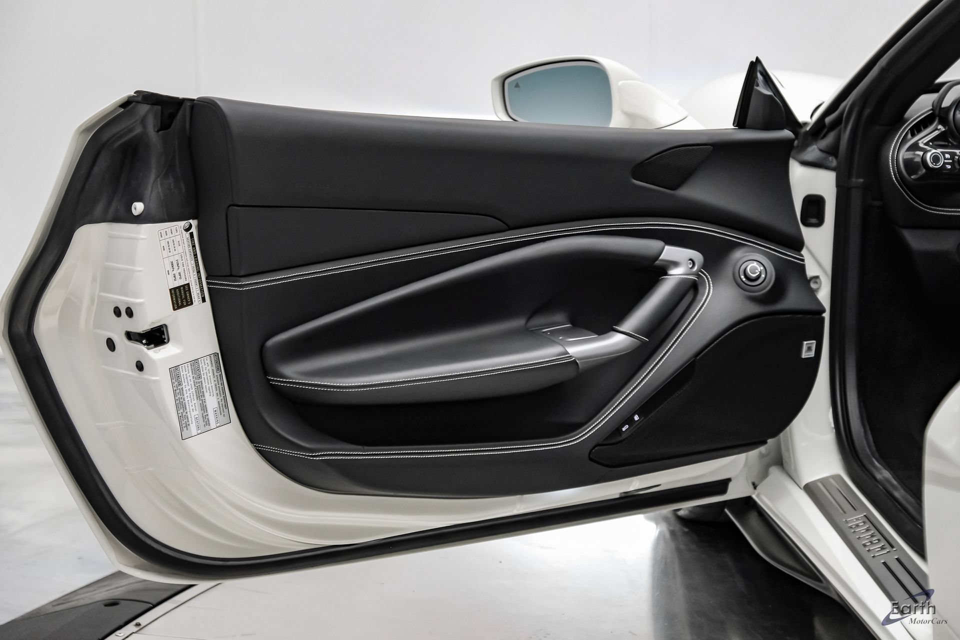 Used 2022 Ferrari F8 Tributo RWD image 98
