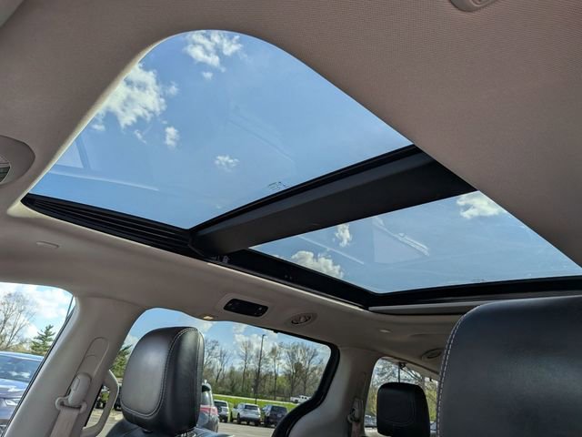 Used 2023 Chrysler Pacifica Limited FWD image 13