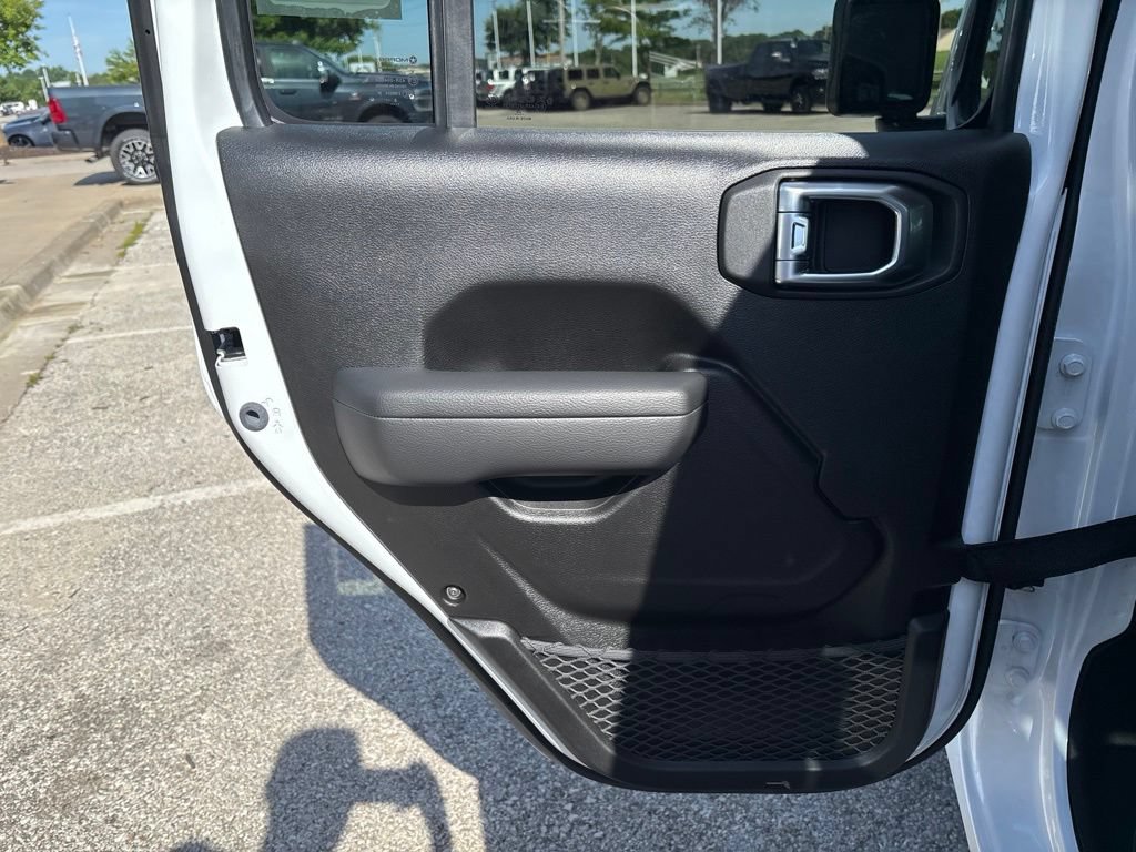 New 2026 Jeep Gladiator Sport AWD/4WD image 31