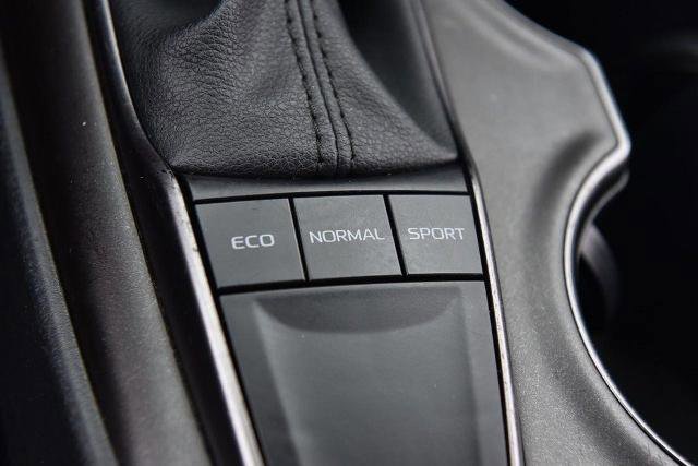 Used 2024 Toyota Camry SE image 16