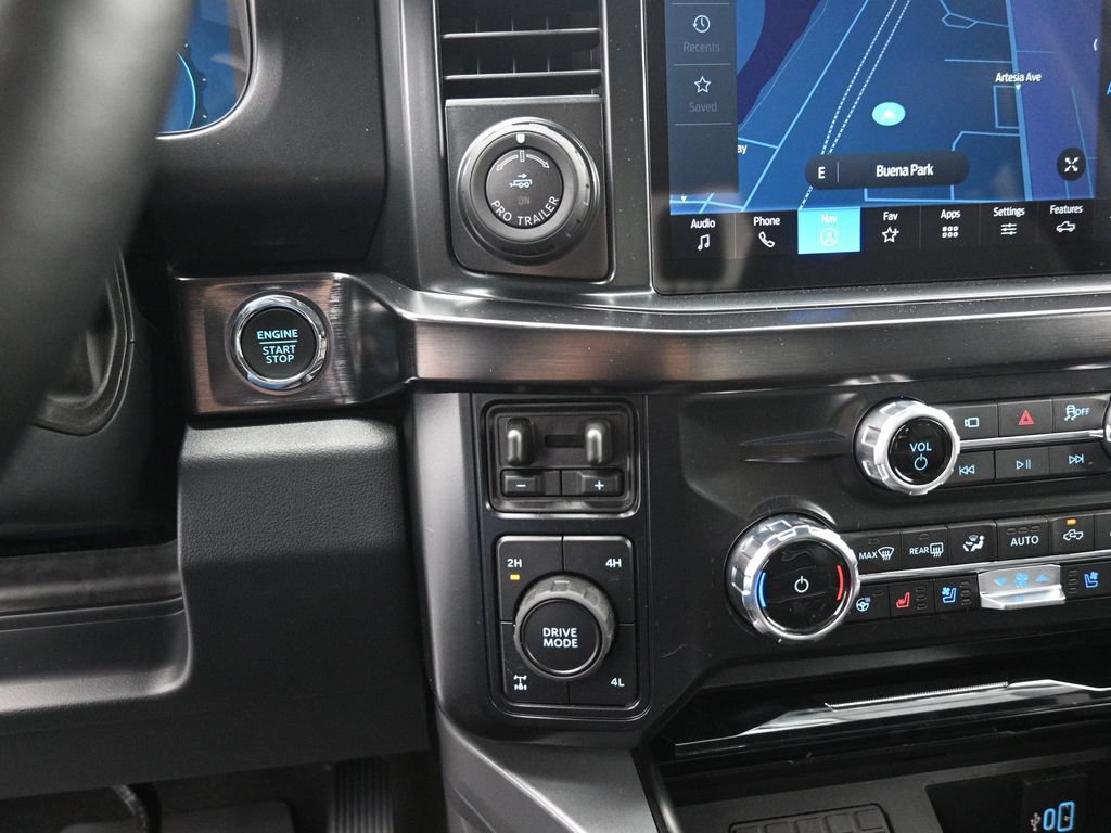 New 2026 Ford F250 Lariat w/ Black Appearance Package AWD/4WD image 18