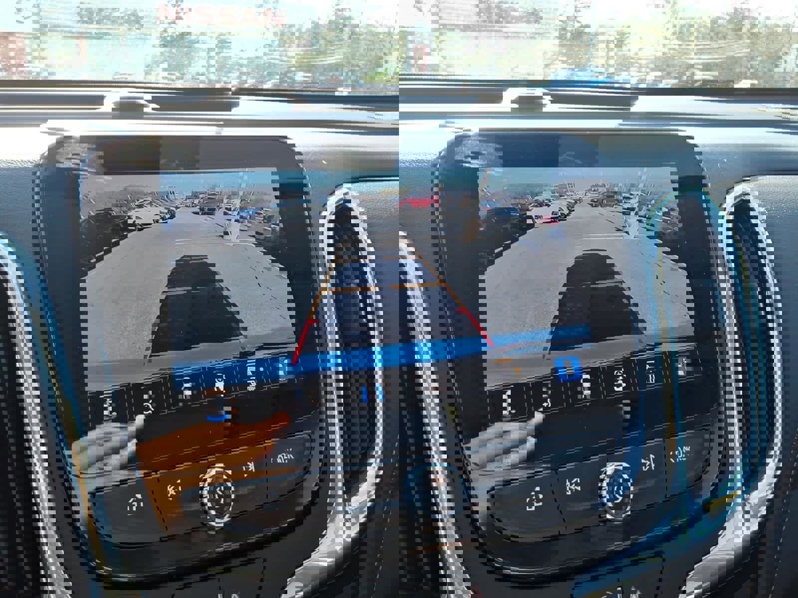 Used 2023 Chevrolet Equinox Premier image 12