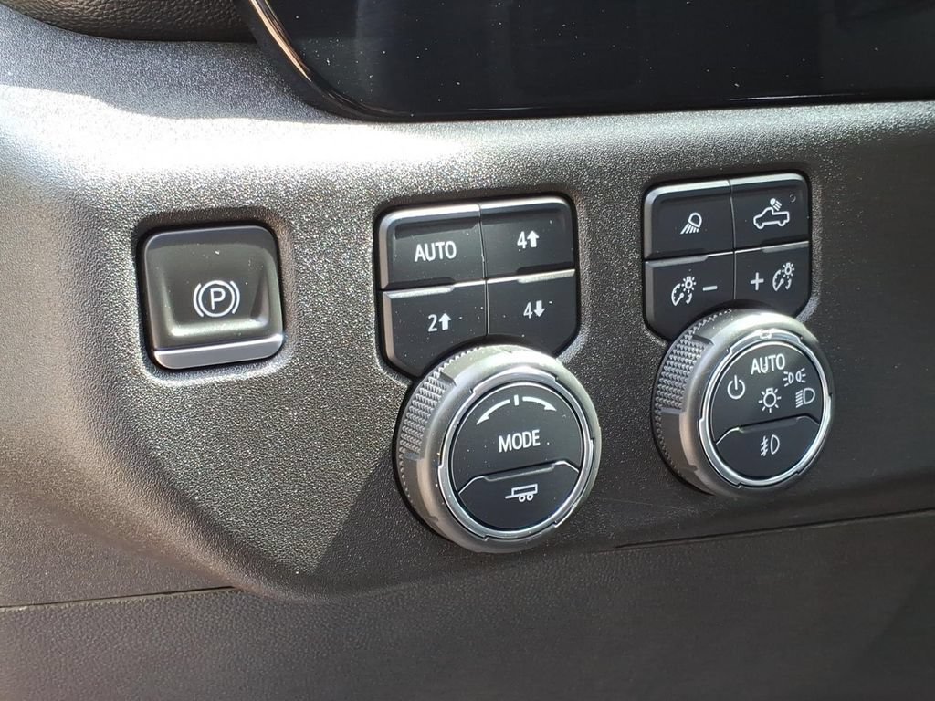 Used 2024 Chevrolet Silverado 2500 LTZ w/ LTZ Convenience Package AWD/4WD image 27