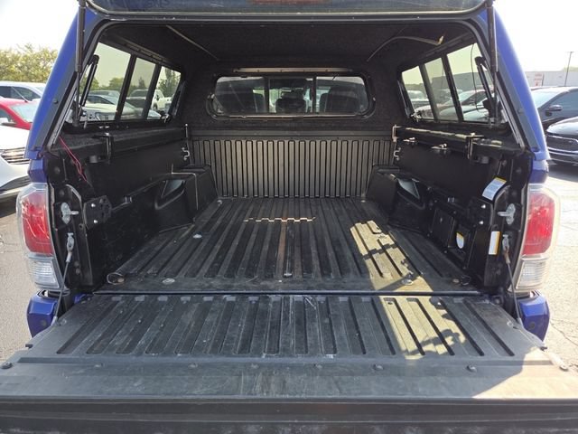 Used 2022 Toyota Tacoma TRD Sport w/ TRD Premium Sport Package AWD/4WD image 21