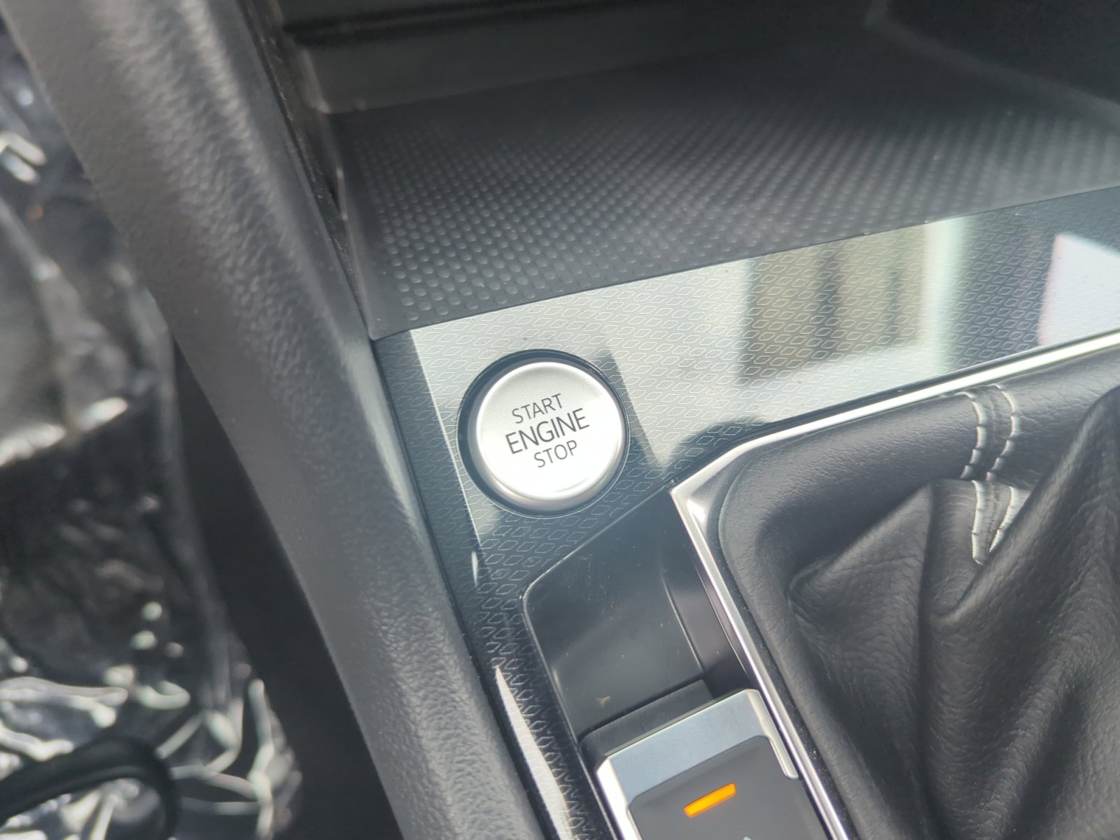 New 2025 Volkswagen Taos S image 28