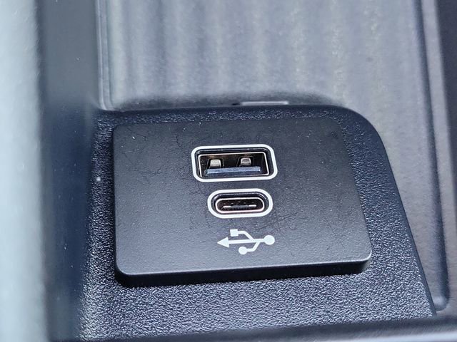 Certified 2025 Ford Expedition Active AWD/4WD image 18