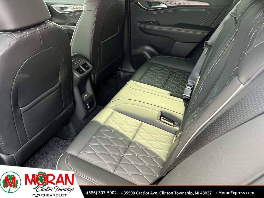 Used 2023 Buick Envision Avenir AWD/4WD image 13