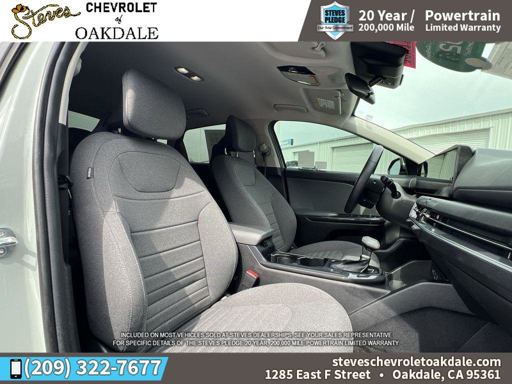 Used 2025 Kia K4 EX image 29