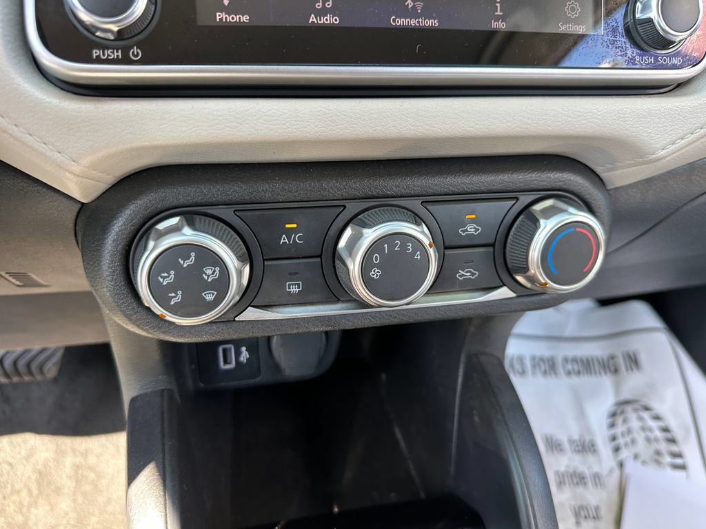 Used 2022 Nissan Versa SV w/ Trunk Package FWD image 26