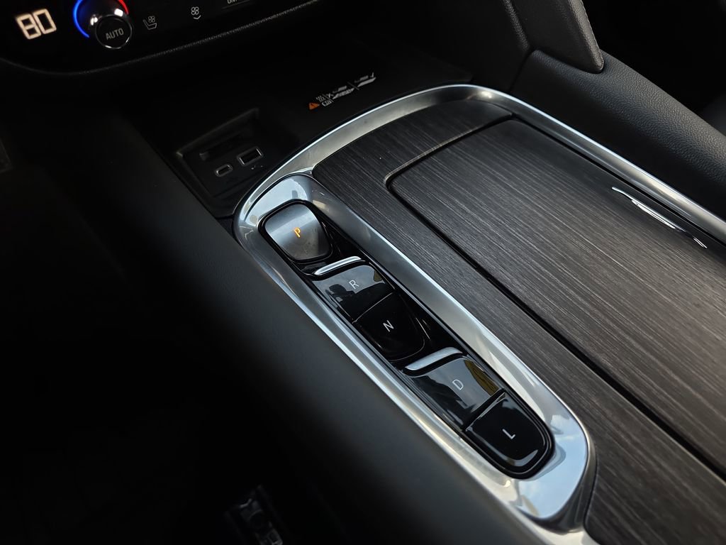 Used 2023 Buick Enclave Avenir w/ Avenir Technology Package image 22