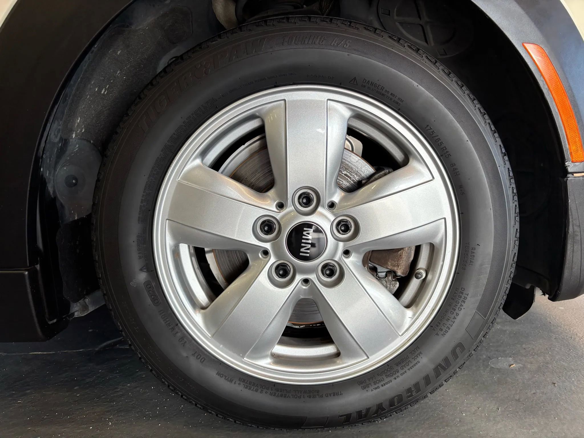 Used 2019 MINI Cooper 2-Door Hardtop w/ Signature Upholstery Package image 37