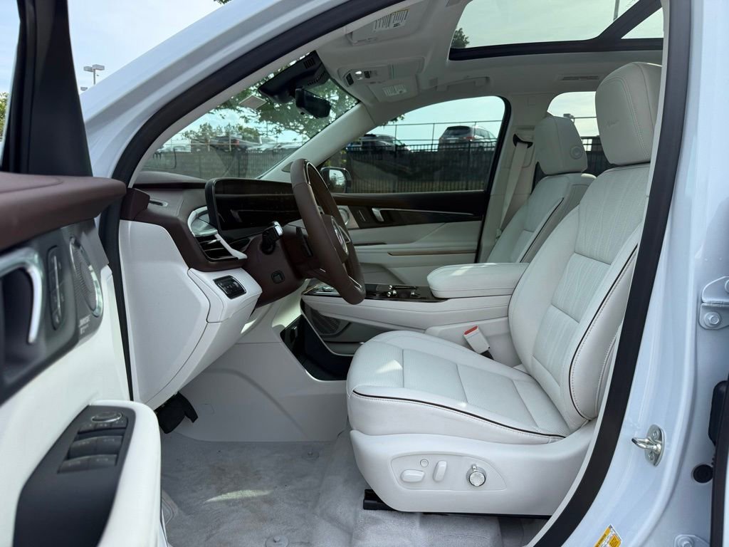 New 2026 Buick Enclave Avenir w/ Super Cruise Package FWD image 19