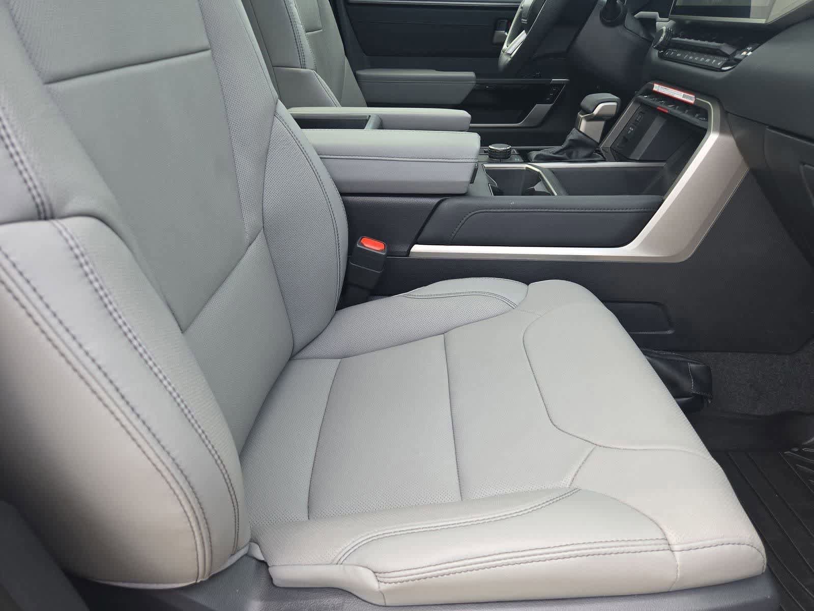 Used 2026 Toyota Tundra Limited AWD/4WD image 21