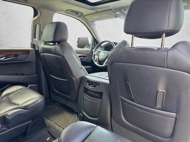 Used 2020 Cadillac Escalade Premium Luxury RWD image 23