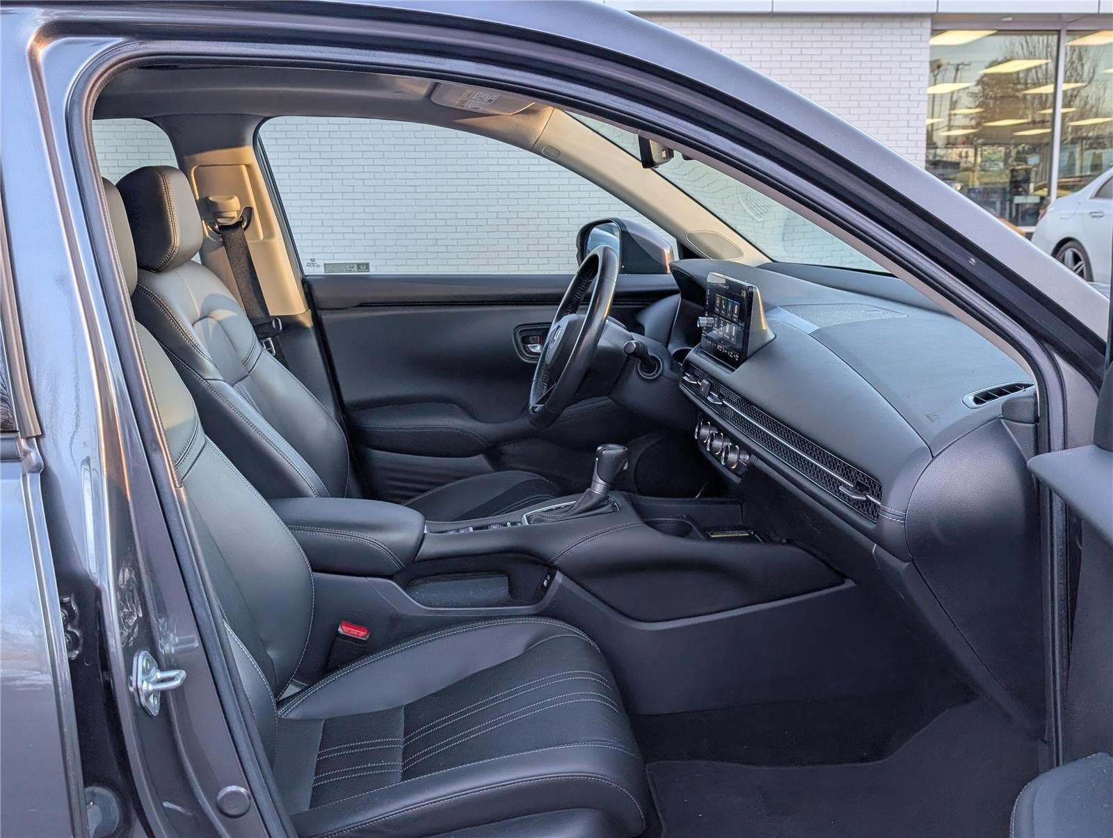 Used 2023 Honda HR-V EX-L image 10