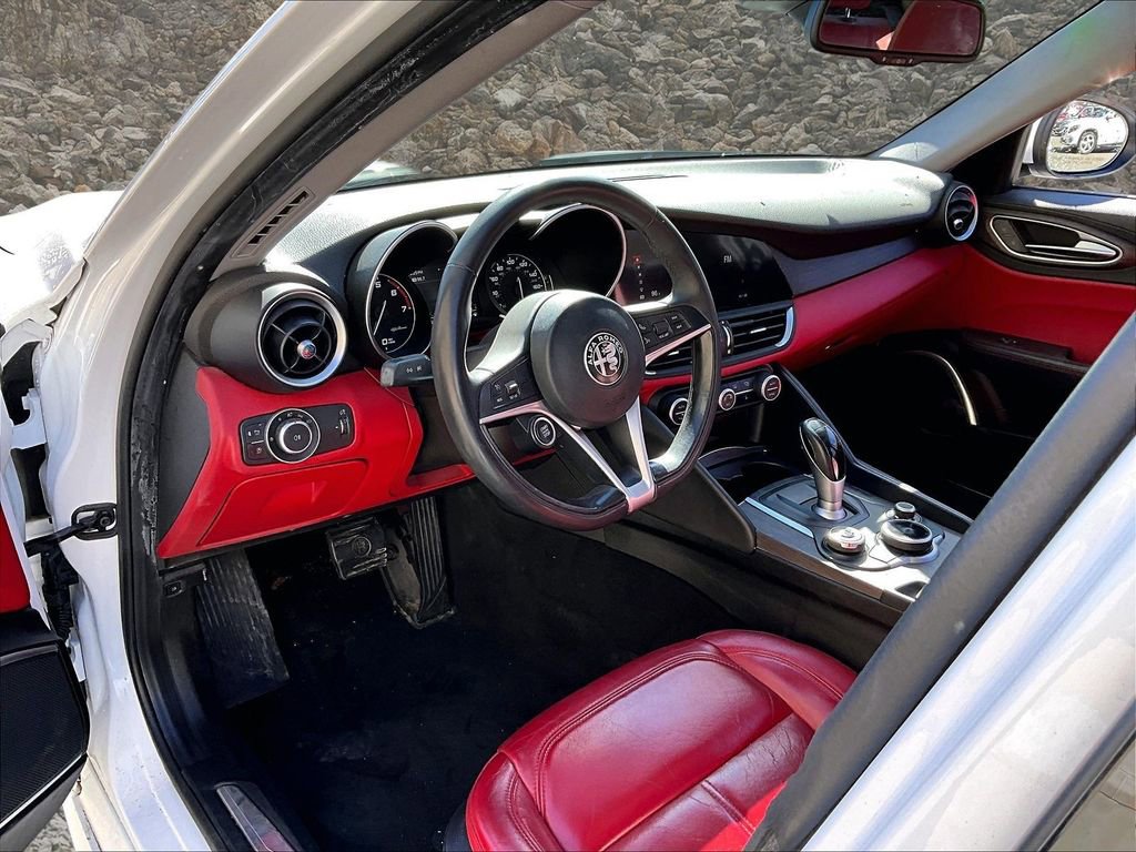Used 2019 Alfa Romeo Giulia Ti image 12