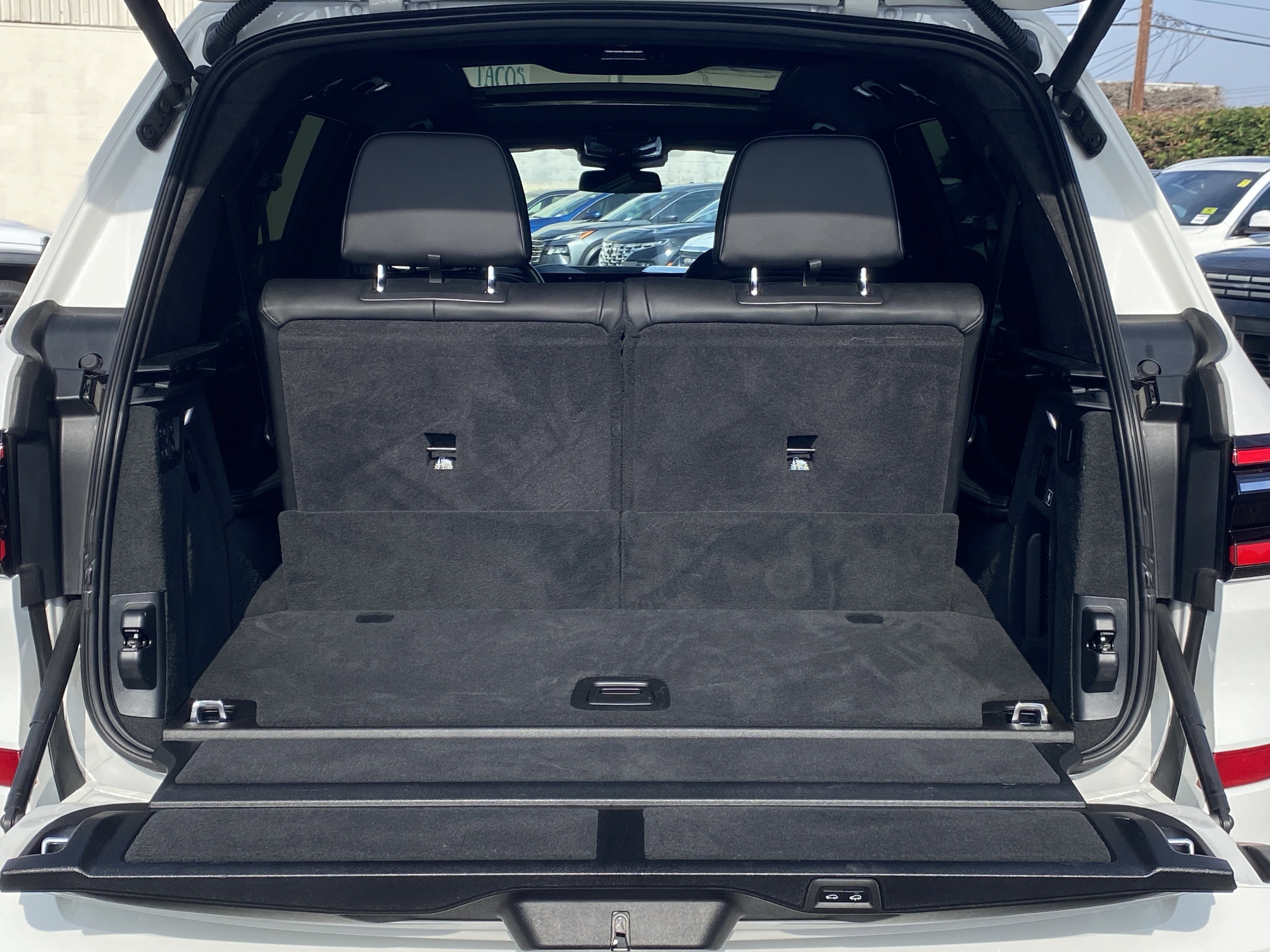 Used 2023 BMW X7 xDrive40i w/ M Sport Package image 14