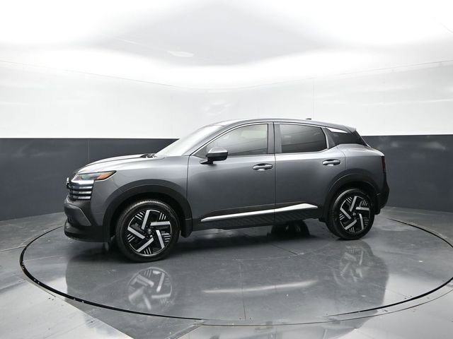 Used 2025 Nissan Kicks SV w/ Charging Package FWD image 3