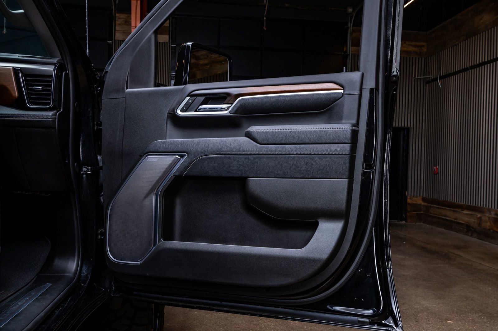Used 2025 GMC Sierra 2500 Denali image 35