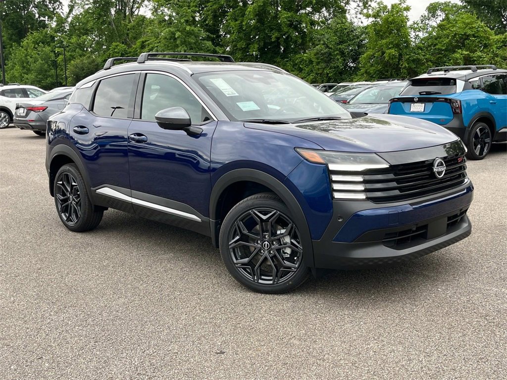 New 2025 Nissan Kicks SR image 2