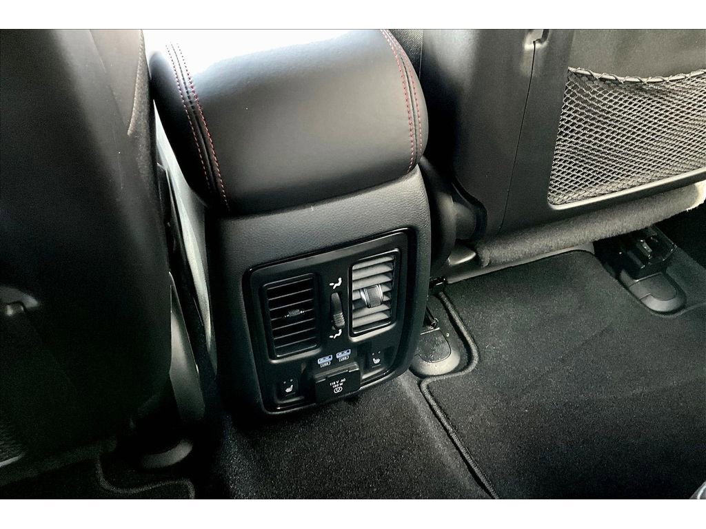 Used 2024 Dodge Durango GT image 32