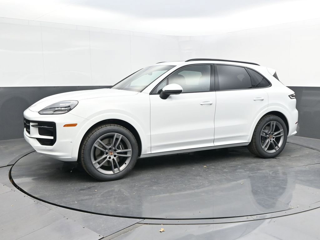 Certified 2025 Porsche Cayenne AWD/4WD image 2