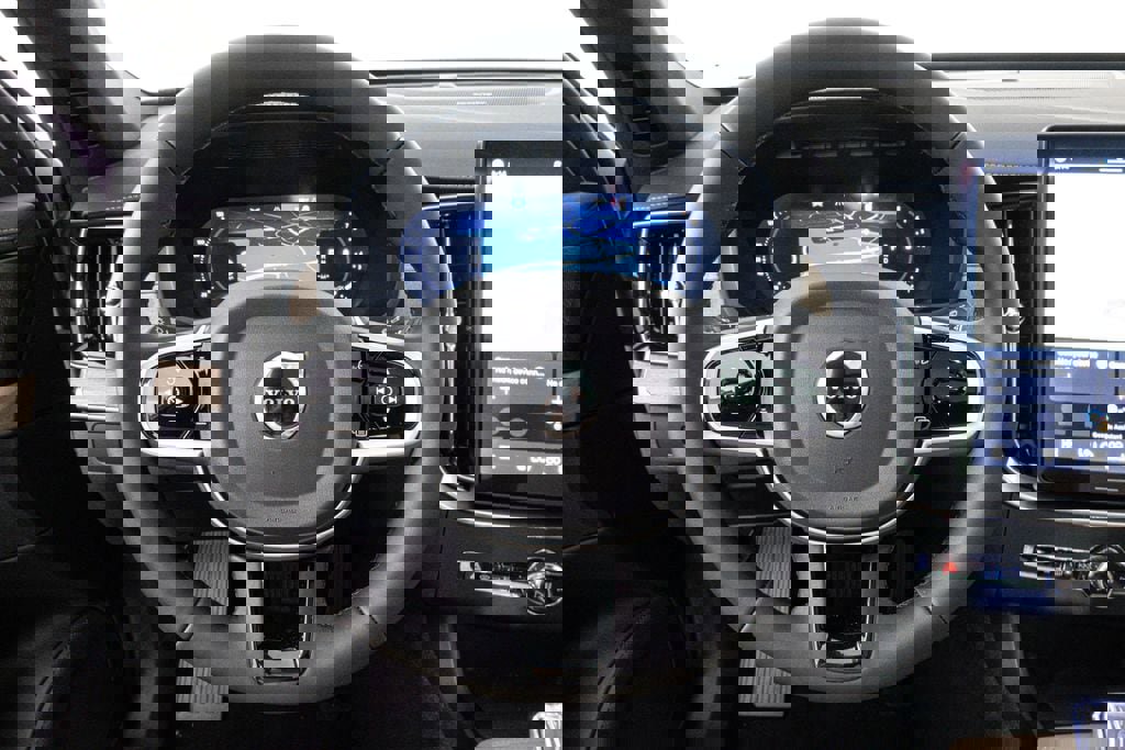 Certified 2026 Volvo XC90 B6 Plus w/ Protection Package Premier image 29