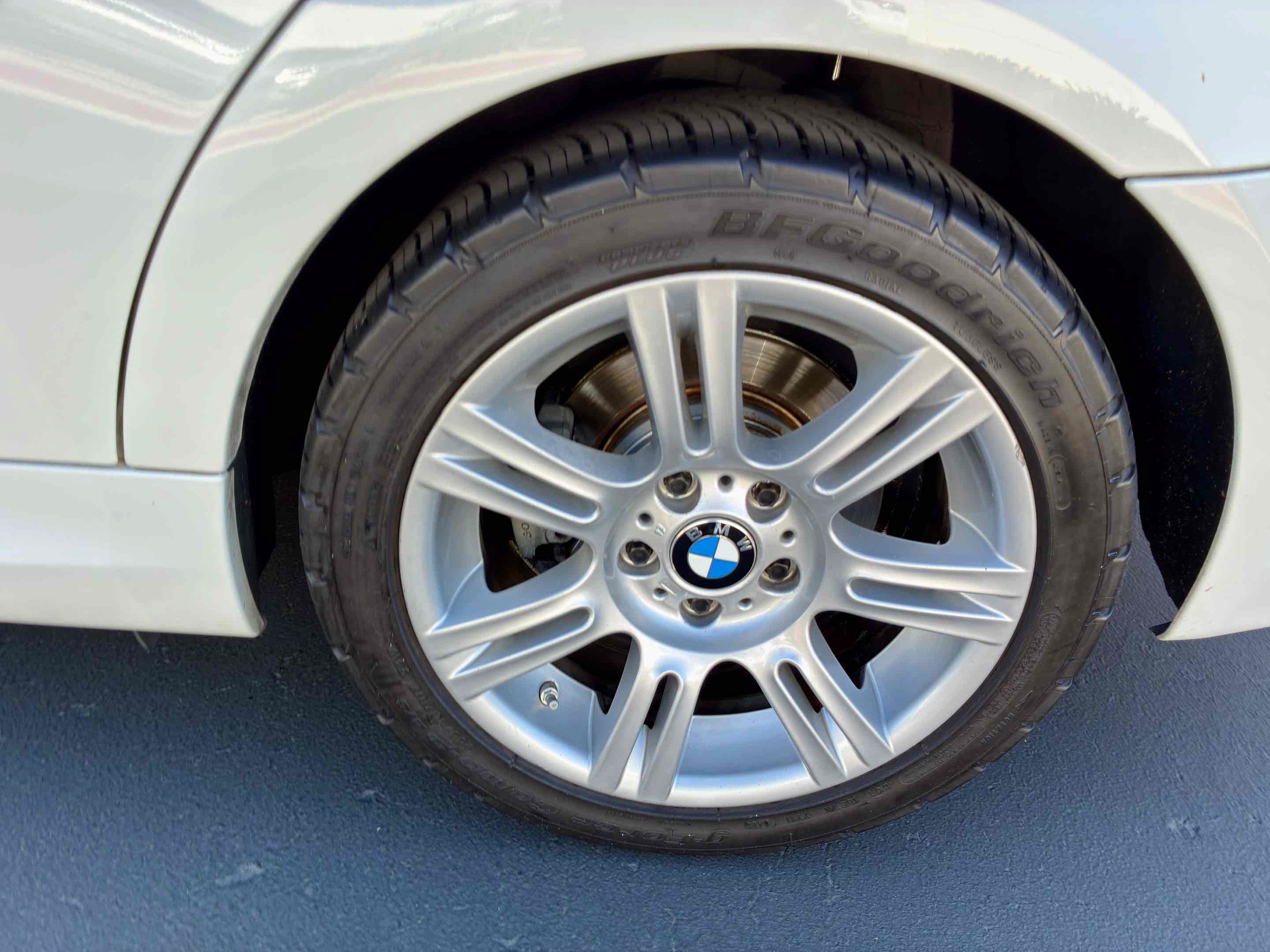 Used 2011 BMW 328i xDrive Wagon AWD/4WD image 15