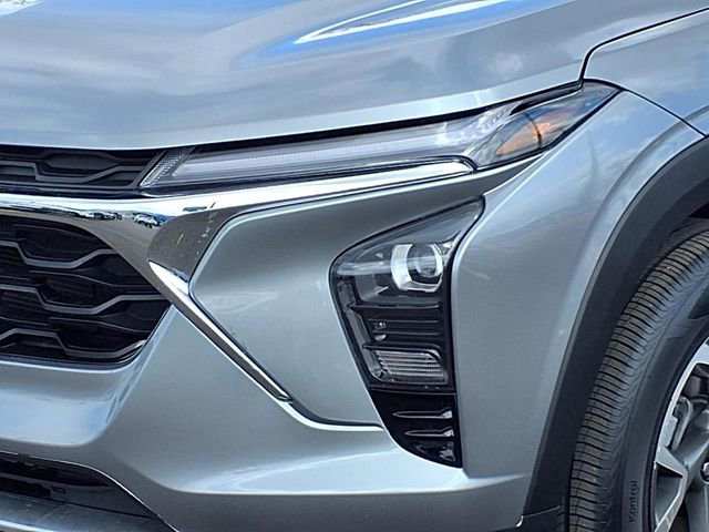 Used 2025 Chevrolet Trax LT image 24