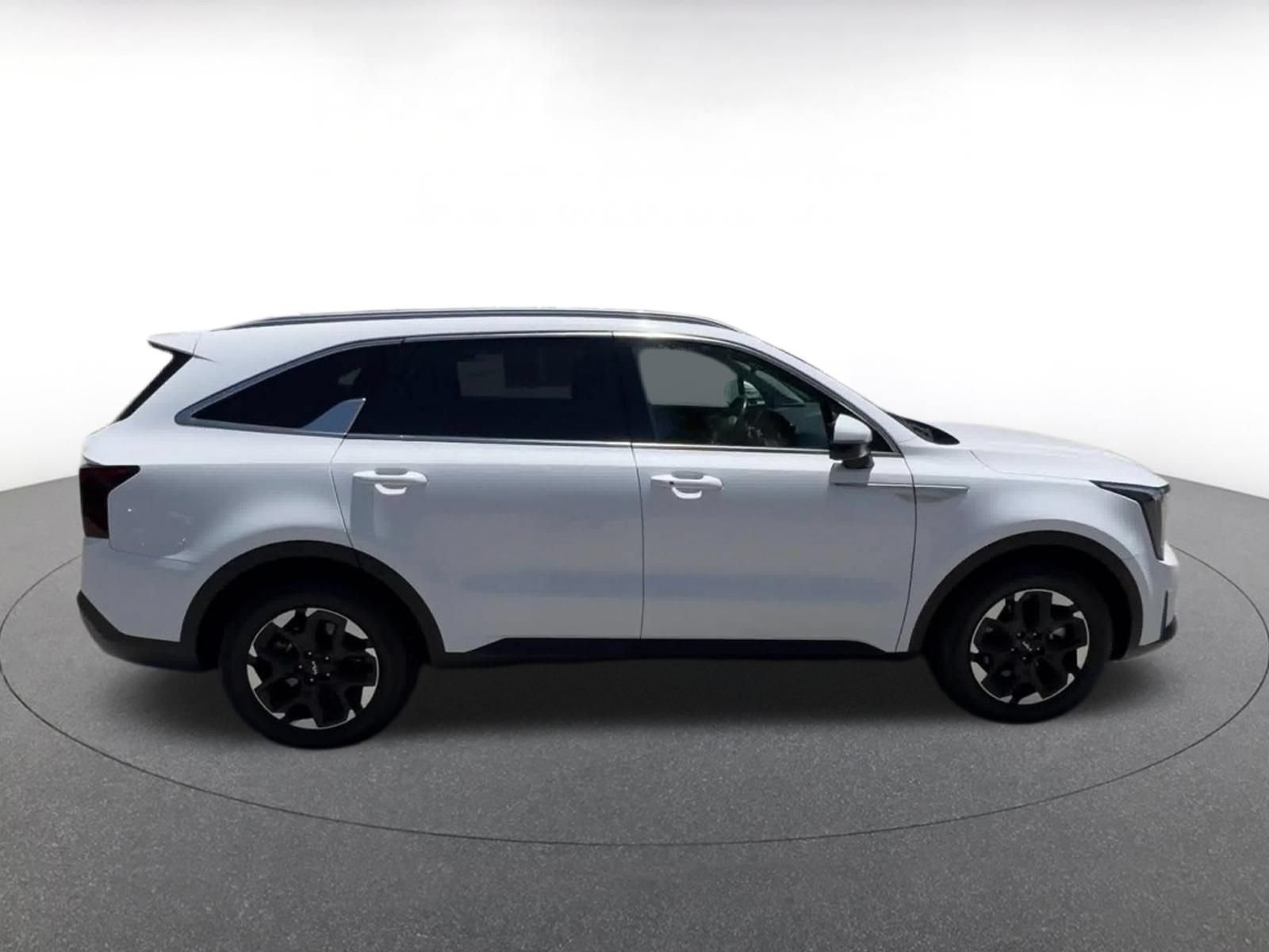 Used 2024 Kia Sorento S FWD image 15