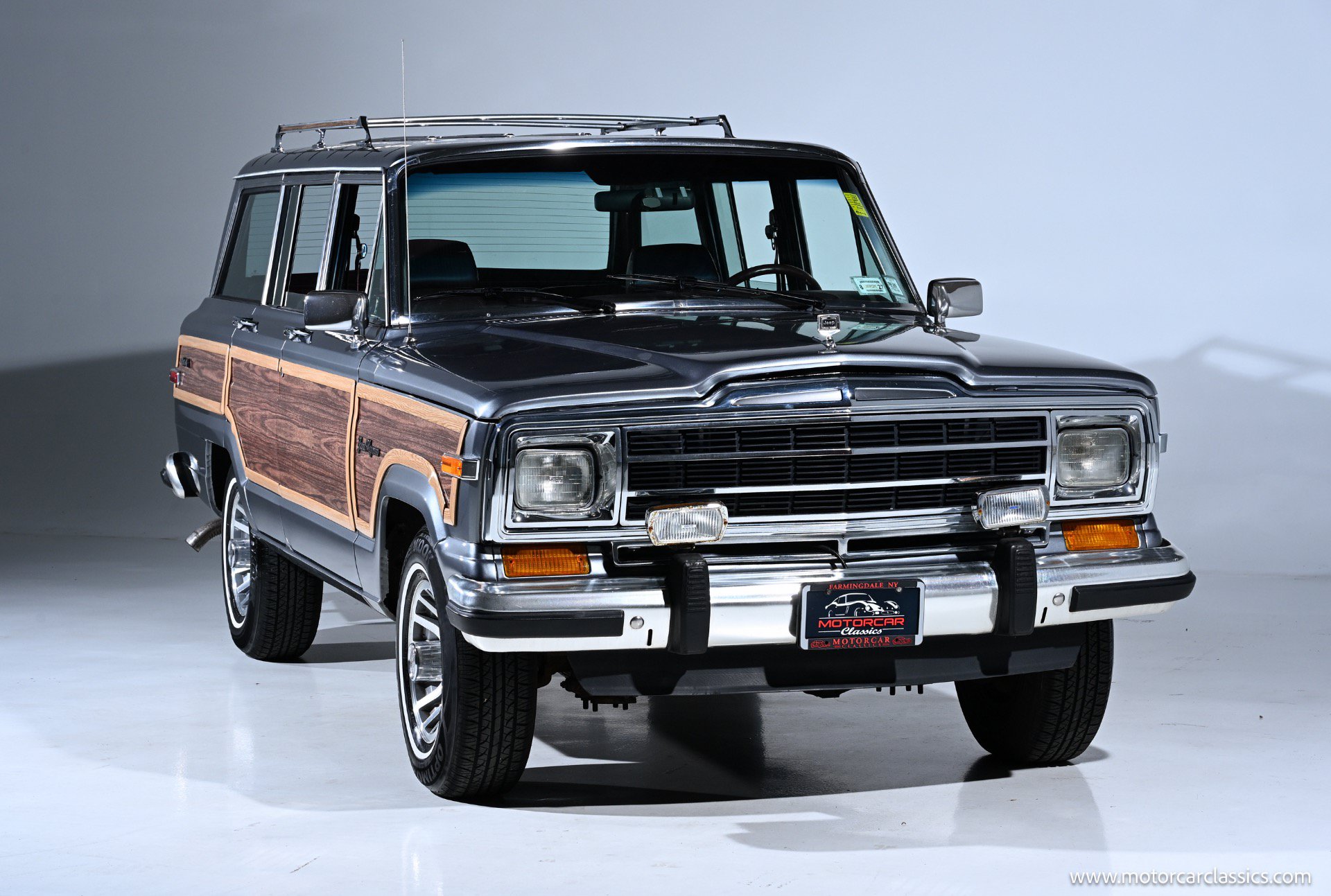 Used 1991 Jeep Grand Wagoneer AWD/4WD image 2