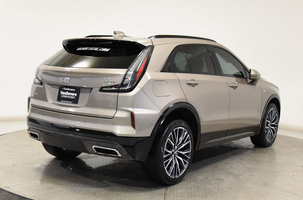 Used 2024 Cadillac XT4 Sport w/ Technology Package image 11