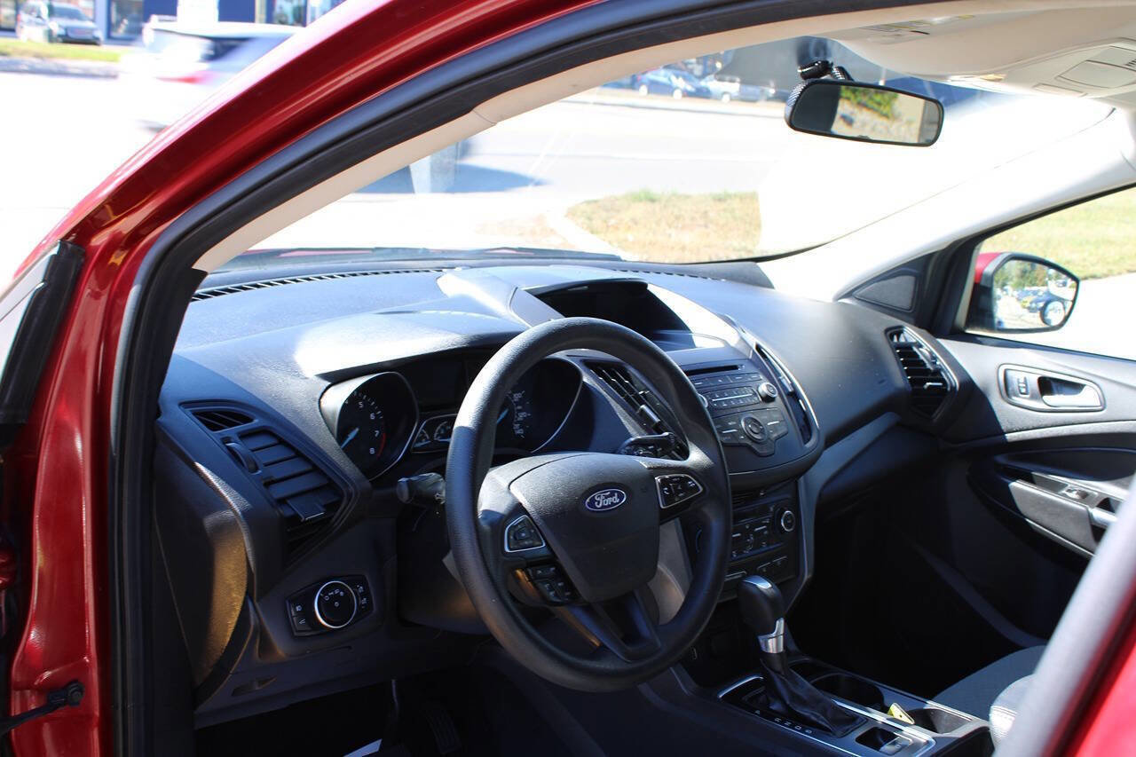 Used 2017 Ford Escape SE image 57