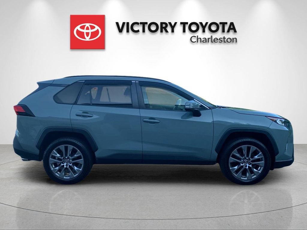 Used 2020 Toyota RAV4 XLE Premium AWD/4WD image 6