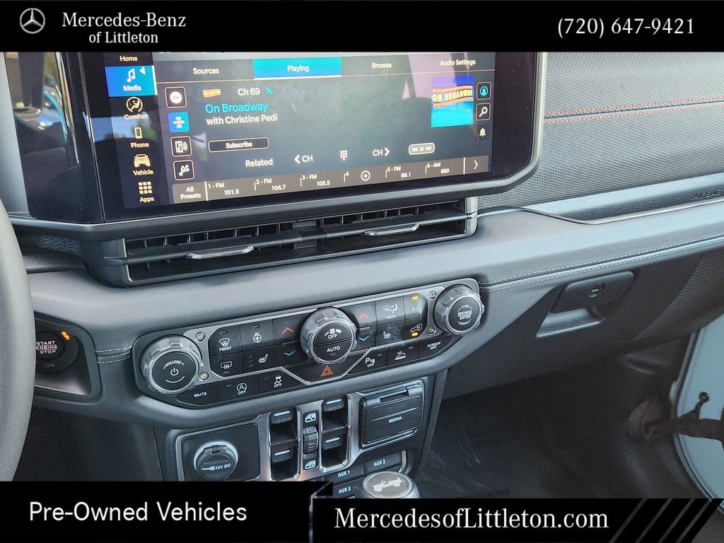 Used 2024 Jeep Wrangler Unlimited Rubicon w/ Safety Group AWD/4WD image 15