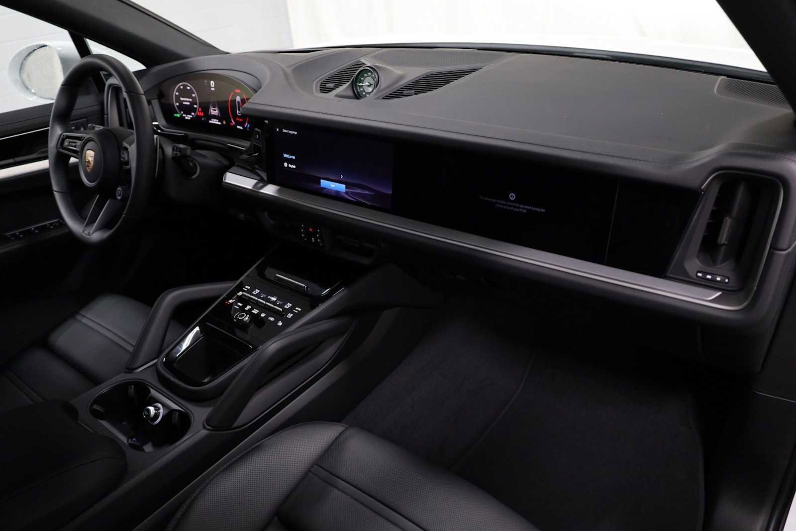 New 2026 Porsche Cayenne Coupe AWD/4WD image 6