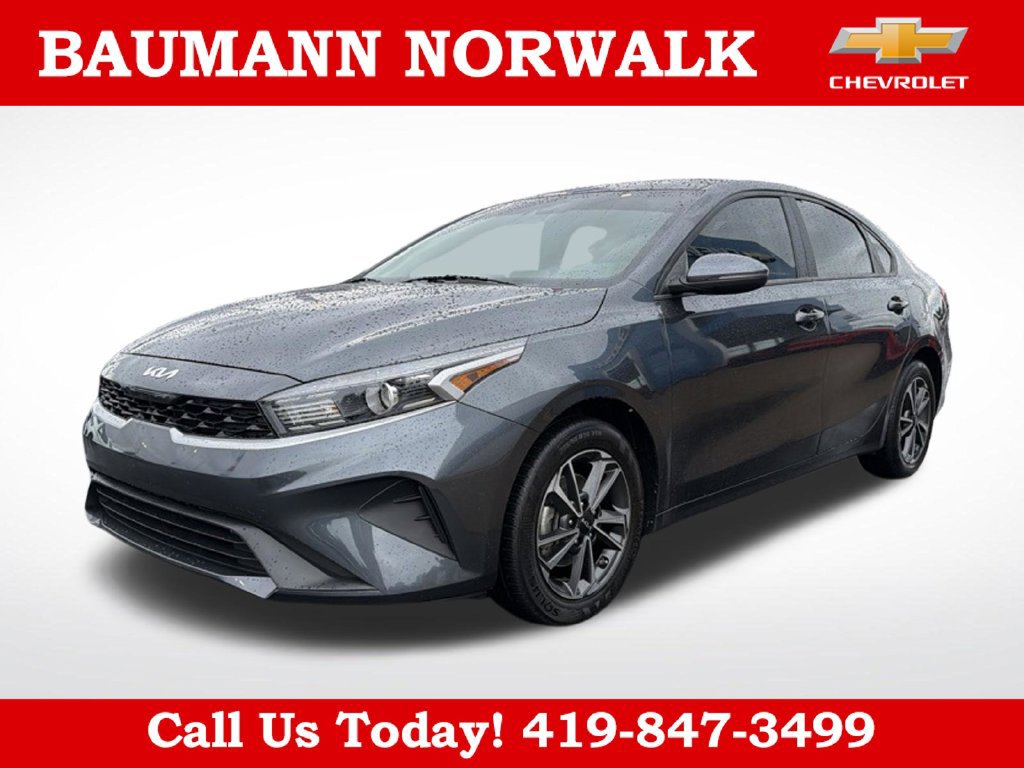 Used 2024 Kia Forte LXS w/ LXS Technology Package FWD image 3