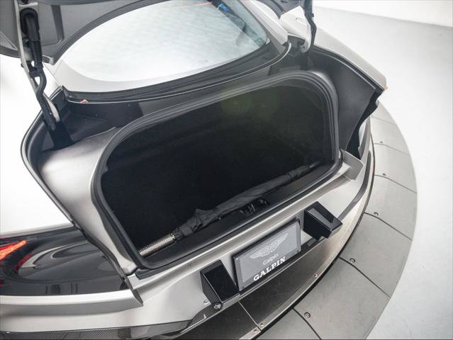 Used 2025 Aston Martin Vanquish RWD image 34