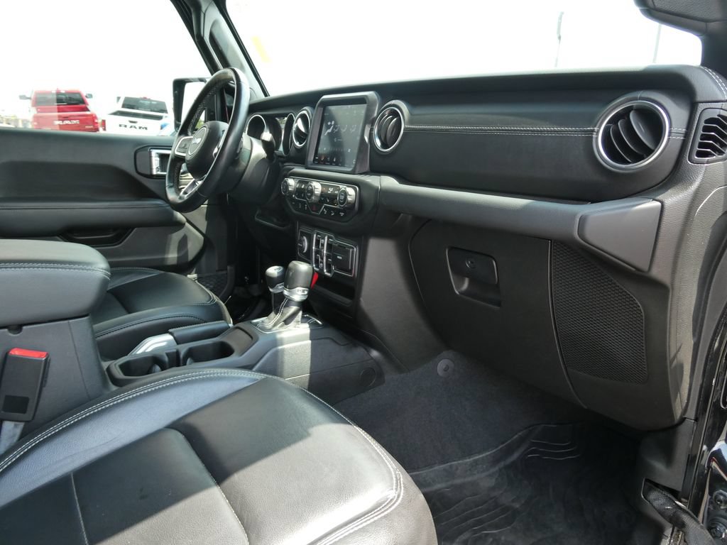 Used 2020 Jeep Wrangler Unlimited Sahara AWD/4WD image 14