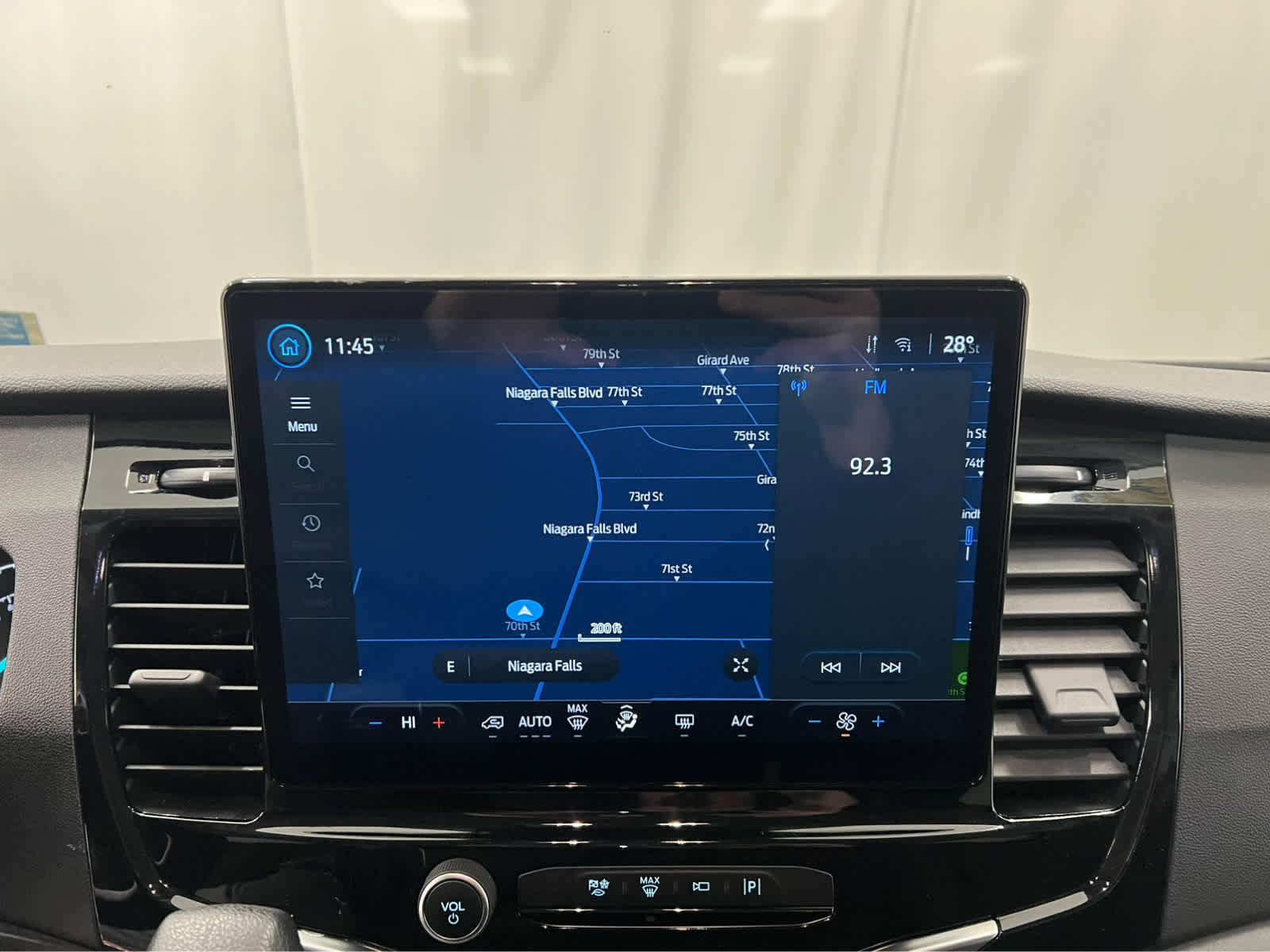 Used 2023 Ford Transit 350 XLT image 2