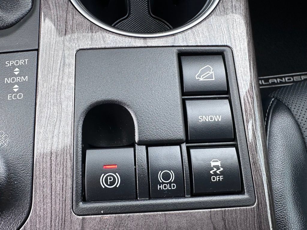 Certified 2024 Toyota Highlander Platinum AWD/4WD image 25