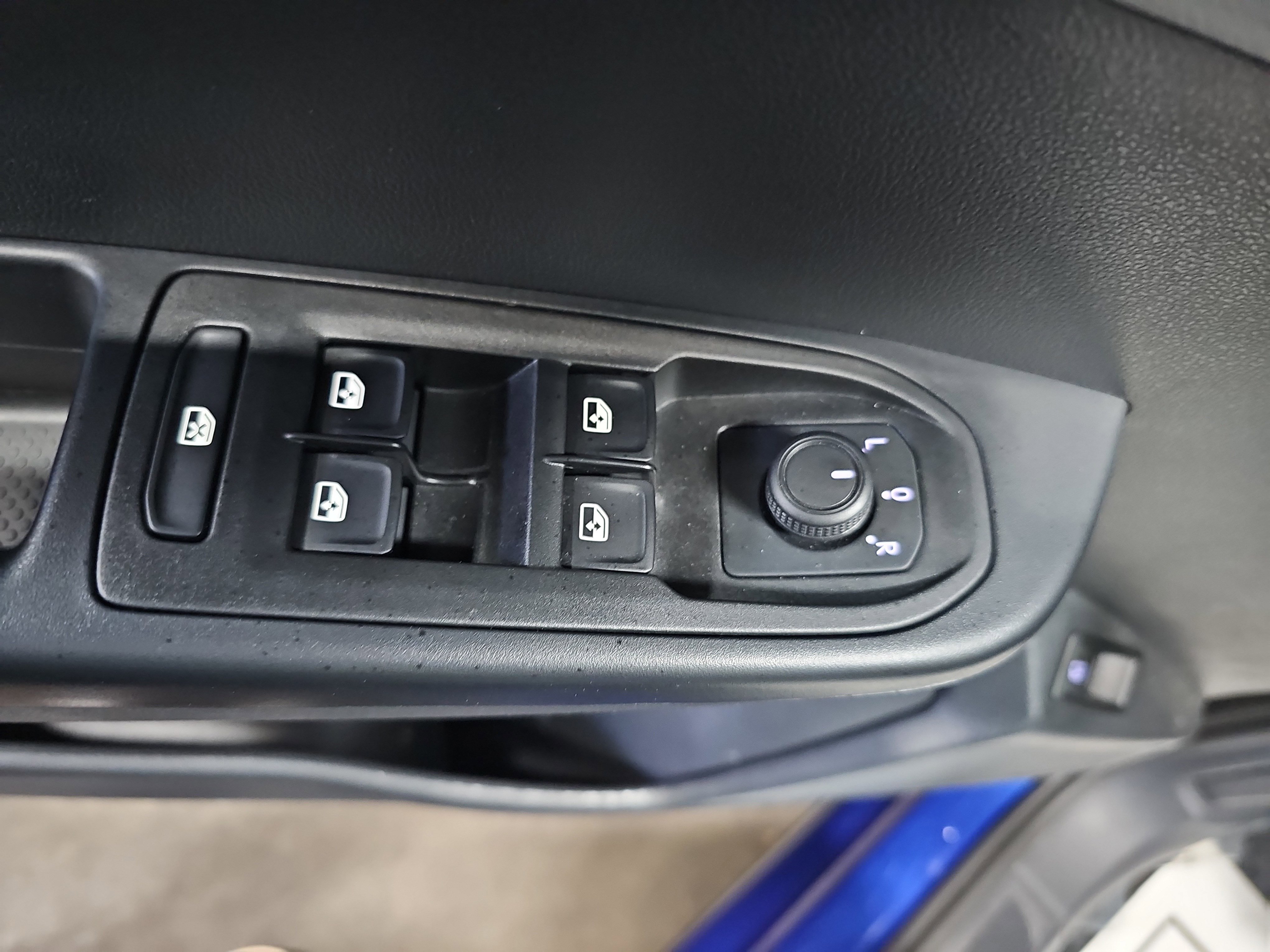 Used 2023 Volkswagen Taos S w/ Driver Assistance Package FWD image 27