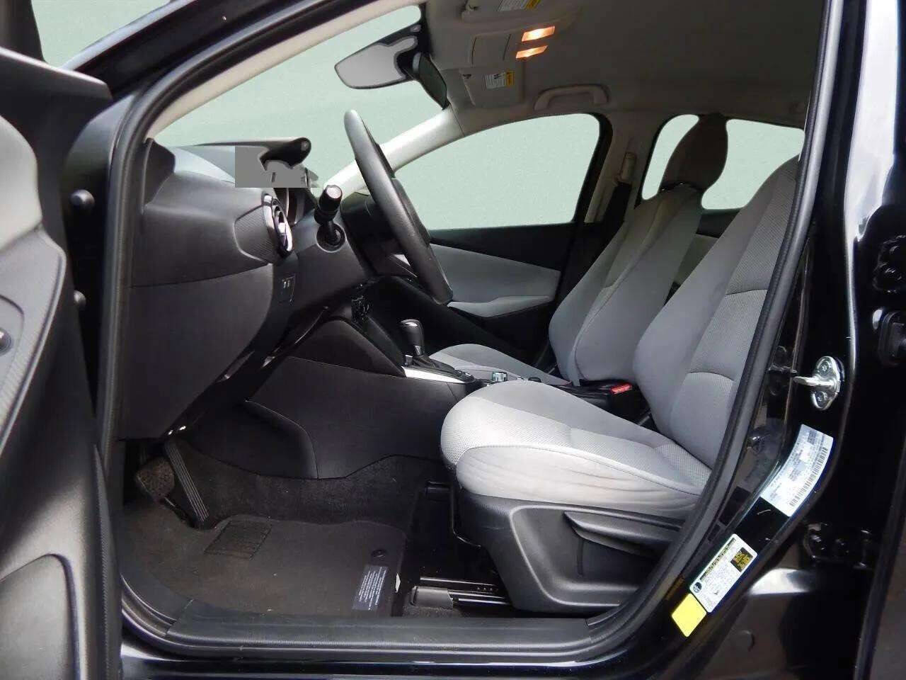 Used 2019 Toyota Yaris XLE image 13