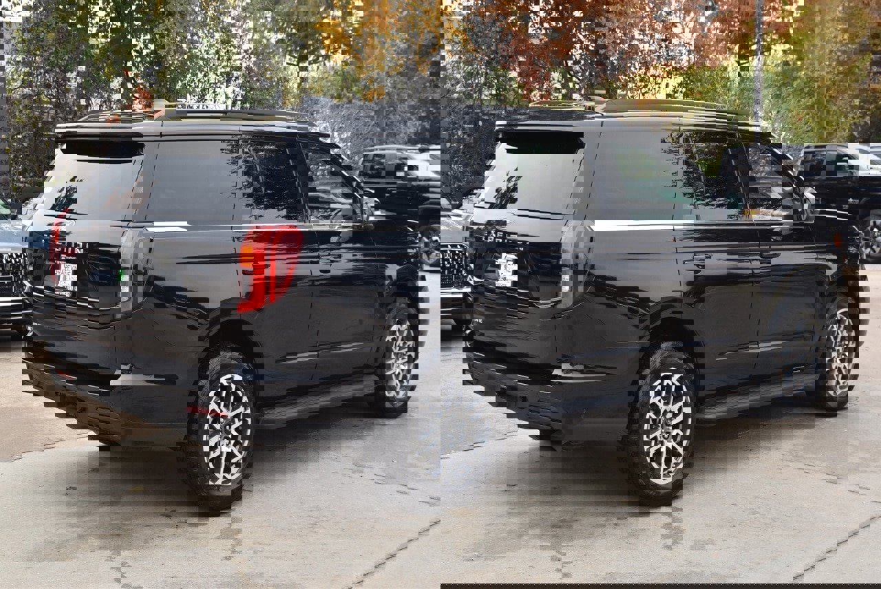 Certified 2025 Ford Expedition Active image 7