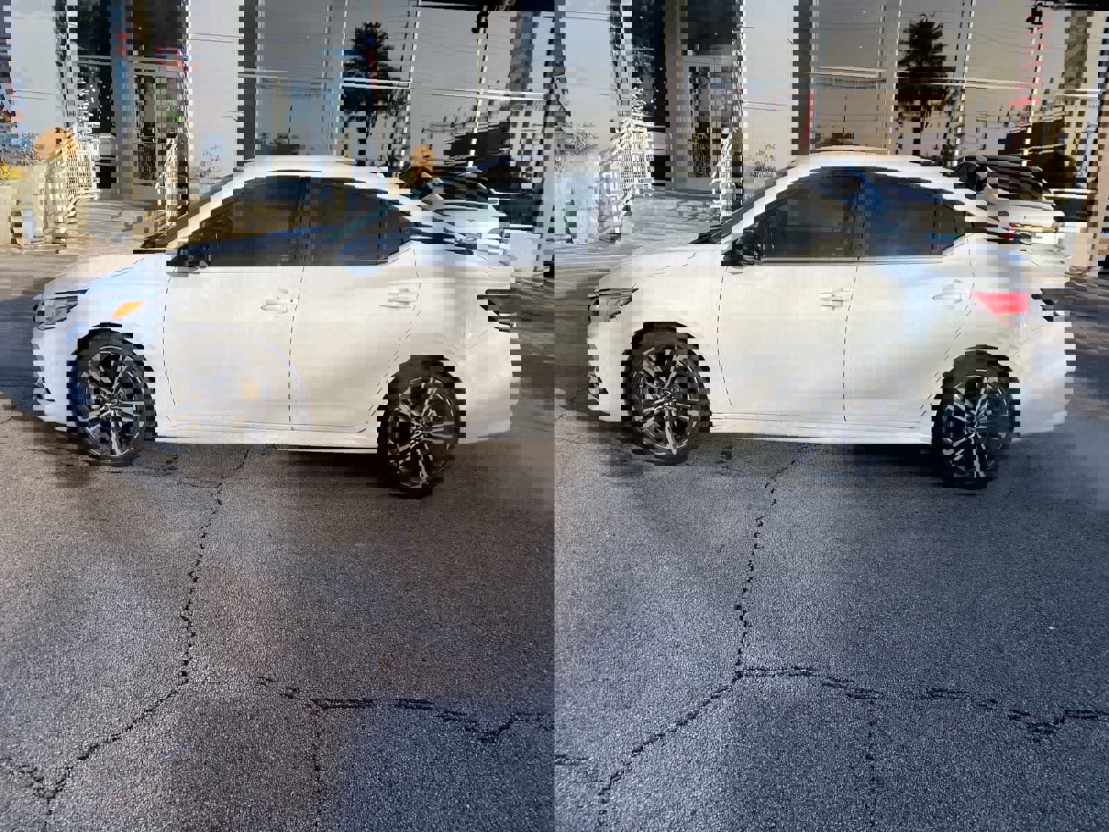 Used 2021 Nissan Sentra SR w/ Electronics Package image 9