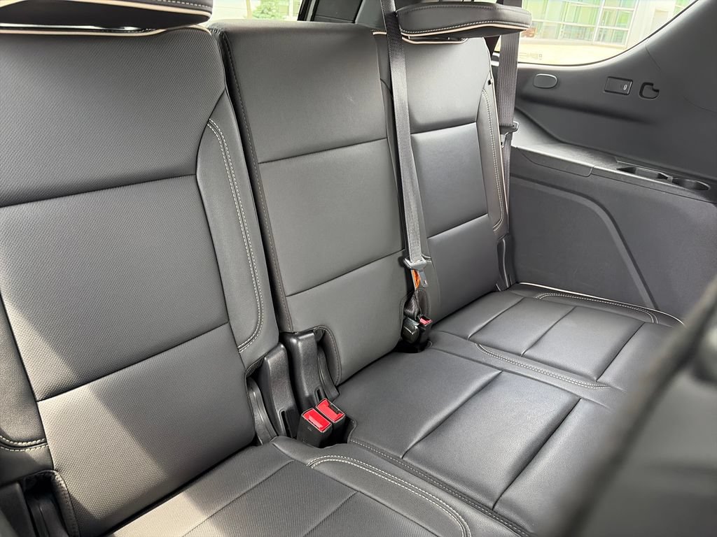Used 2022 GMC Yukon SLT w/ SLT Luxury Package AWD/4WD image 35