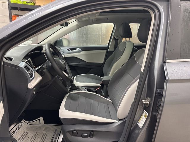 New 2025 Volkswagen Taos SE image 6