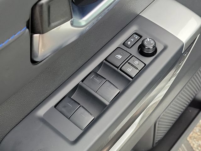 Used 2025 Toyota Tundra Platinum AWD/4WD image 17