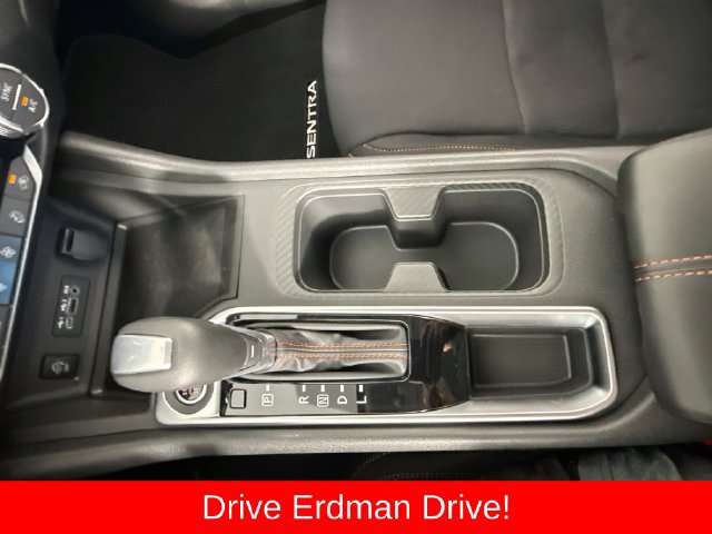 Used 2025 Nissan Sentra SR w/ Midnight Edition FWD image 18