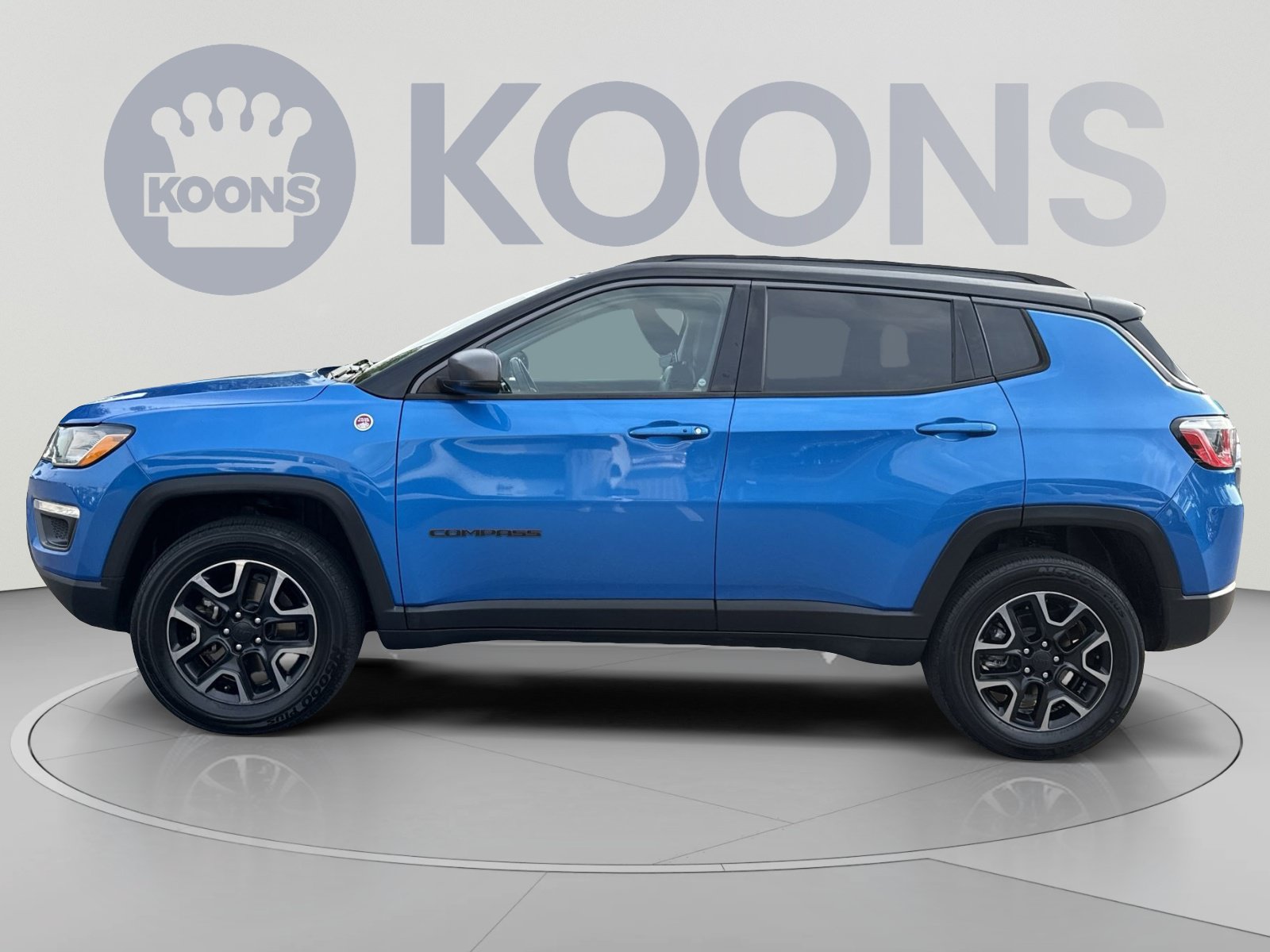Used 2018 Jeep Compass Trailhawk w/ Safe & Security Group AWD/4WD image 2